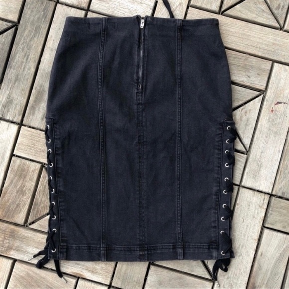 Free People Black Denim Lace Up Pencil Skirt Size 8 - Picture 6 of 6